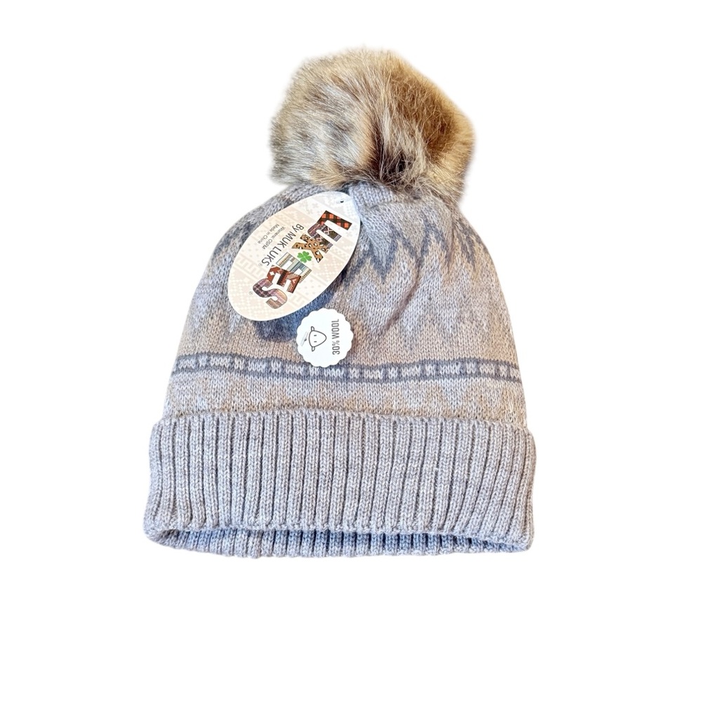 Lukees by MUK LUKS NWT Fair Isle Beanie Women’s Gray Wool Blend Faux Fur Pom